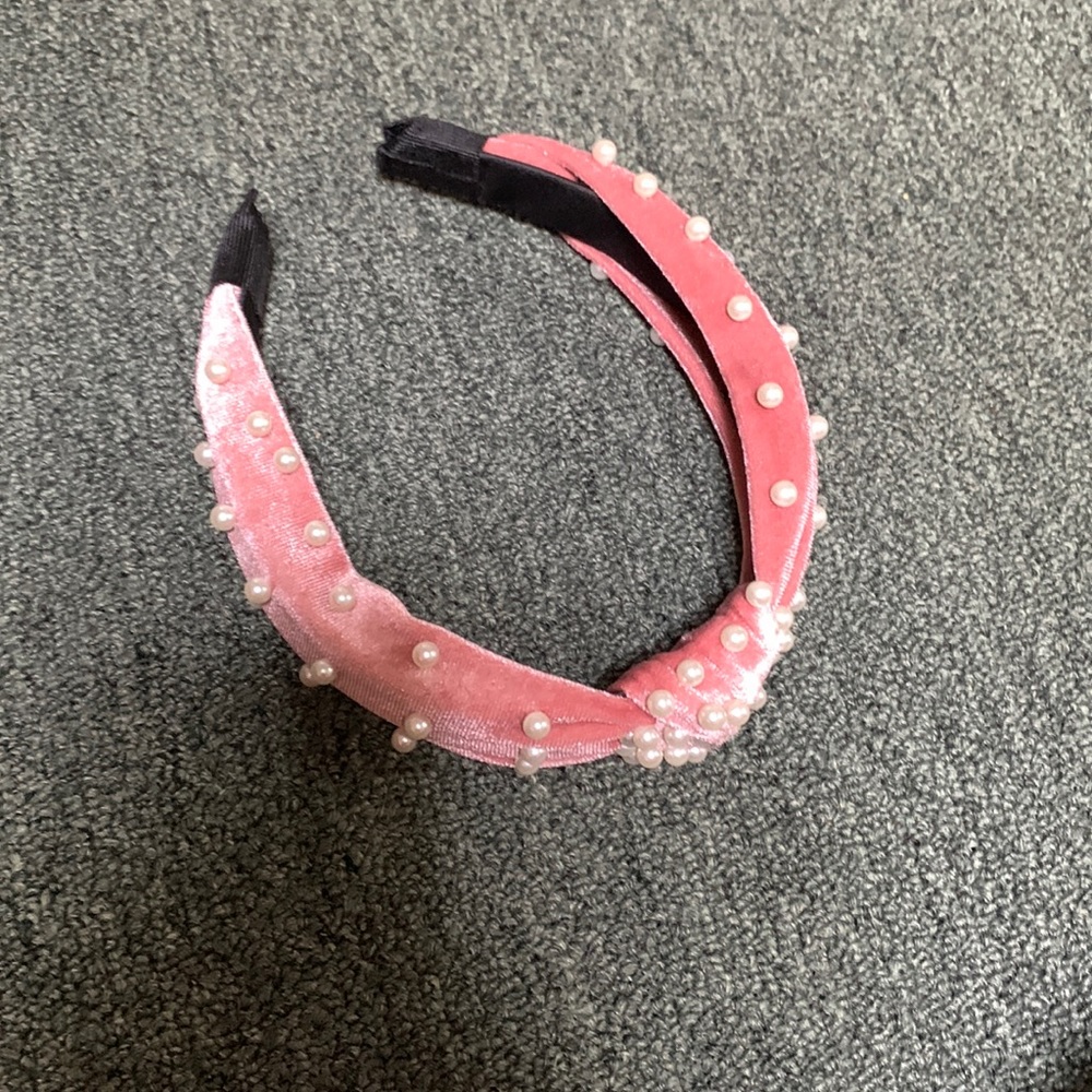 Head band pink items sold separately unless would like a bundle deal 3 for 15
